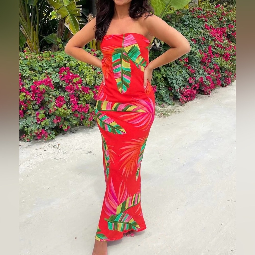 These Three Boutique Tropical Strapless Maxi Dress Size Small